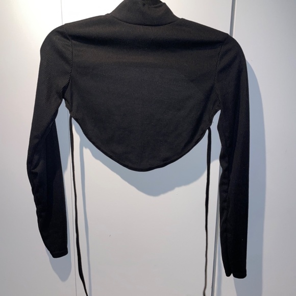 Nasty Gal open-back ribbed crop top in black with mock neck - Picture 5 of 5